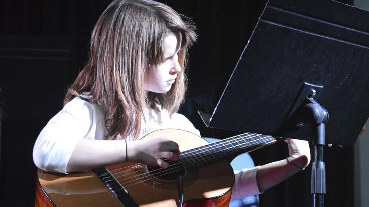 Gitarra klaseetan ordua hartzeko zita