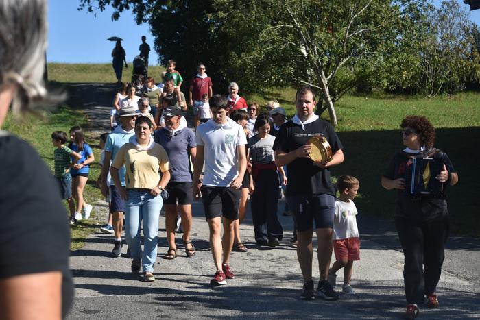 Ilusio eta pozak jantzi du Jauregi bailara