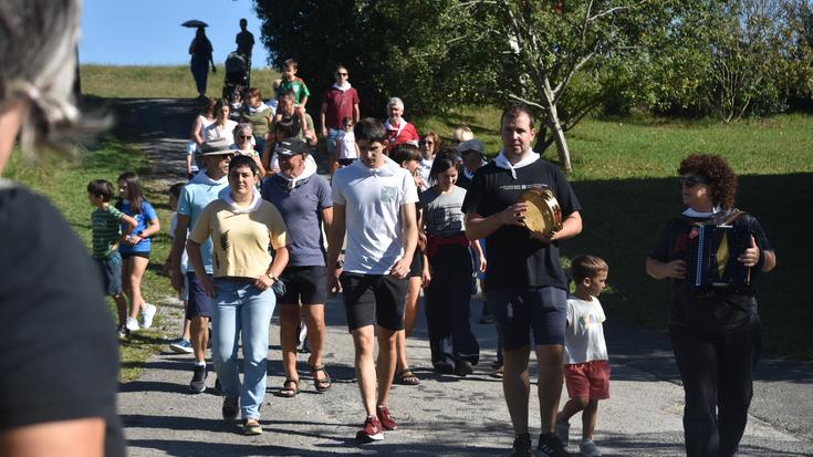 Ilusio eta pozak jantzi du Jauregi bailara