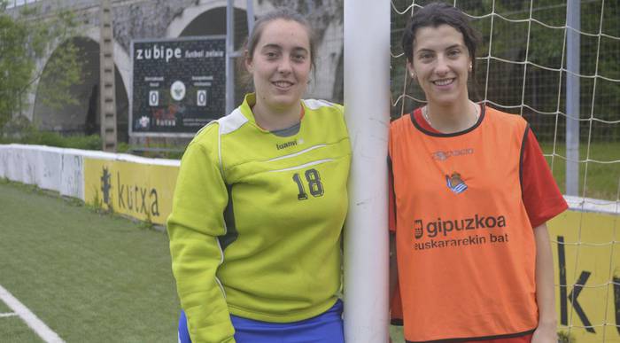 «Nesken futbola gerturatzen ari da mutilen futbolera, maila eta estruktura aldetik»