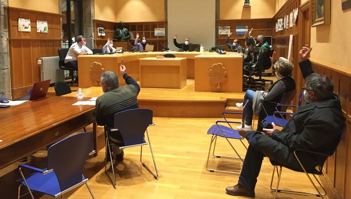 Mundarrori kirol instalazioak kudeatzeko kontratua luzatu dio Udalak, eta hainbat dirulaguntza deialdi abiatu ditu