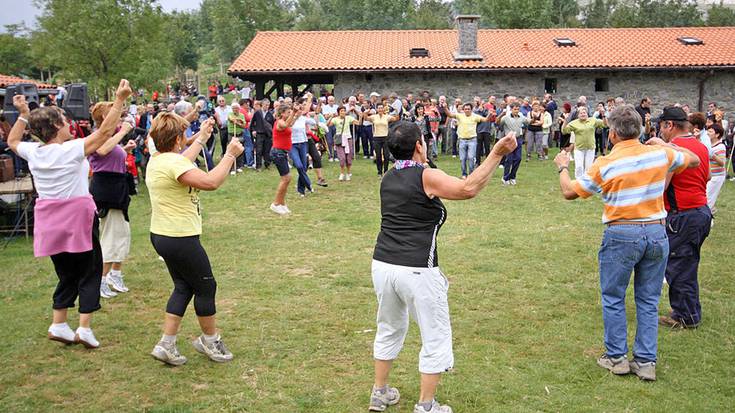 Bi irteeratan, izenematea zabalik