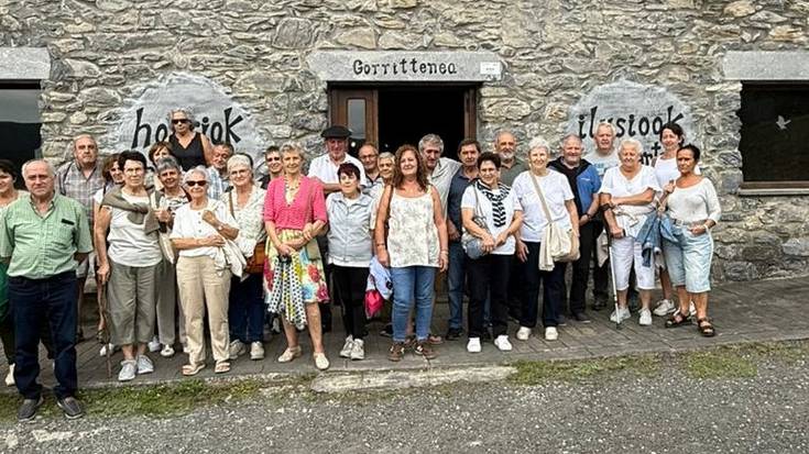 Osiñagako auzotarrak Aralar eta Leitzan barrena ibili ziren