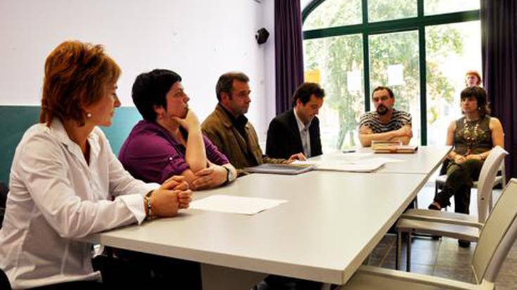Auzo batzarra larunbatean, egindako lanen berri emateko

