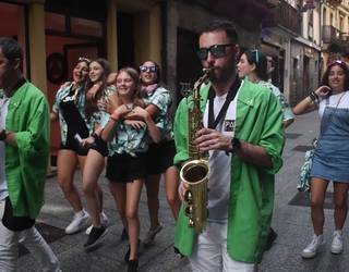 A ze martxa Kaxkoan goizetik, Santa Barbara txarangarekin!