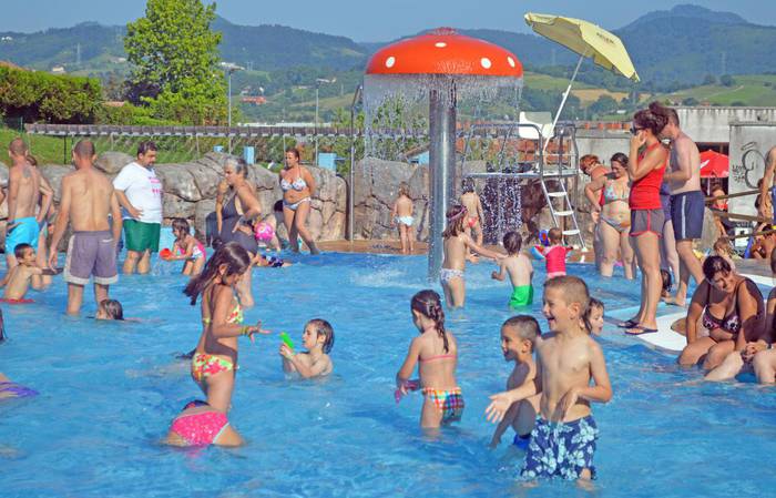 Igerileku irekiak ari dira izaten azken  egunetako beroari aurre egiteko plana 