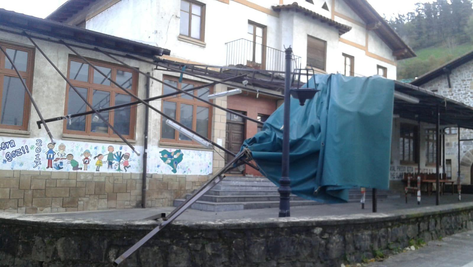 Toldoa kentzeko deialdia gaurko, «kalte haundiagoak» saihesteko