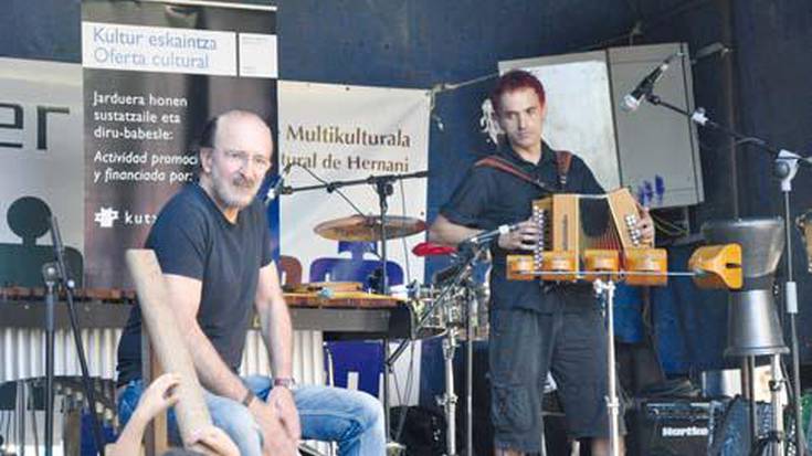 Kultura arteko jaialdia atzo, Urbieta kalean.