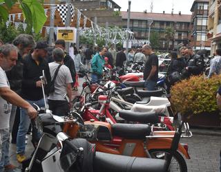 Moto klasikoen erakusketa izango da igandean, Emakumeon Plazan