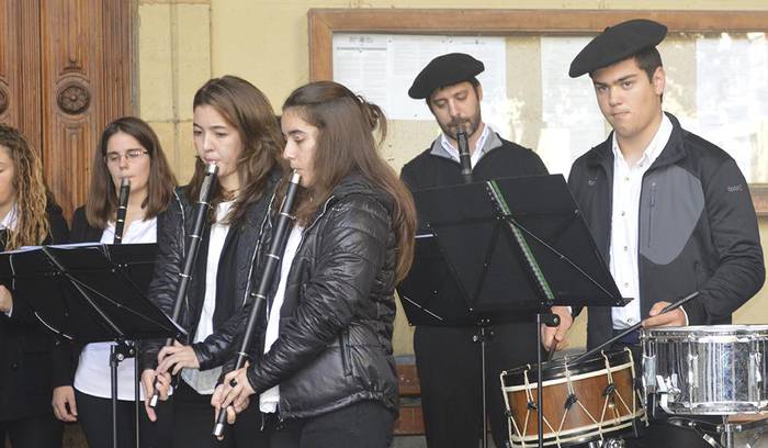 «Kalera noa ihesi, neure gurdi eta guzti!»