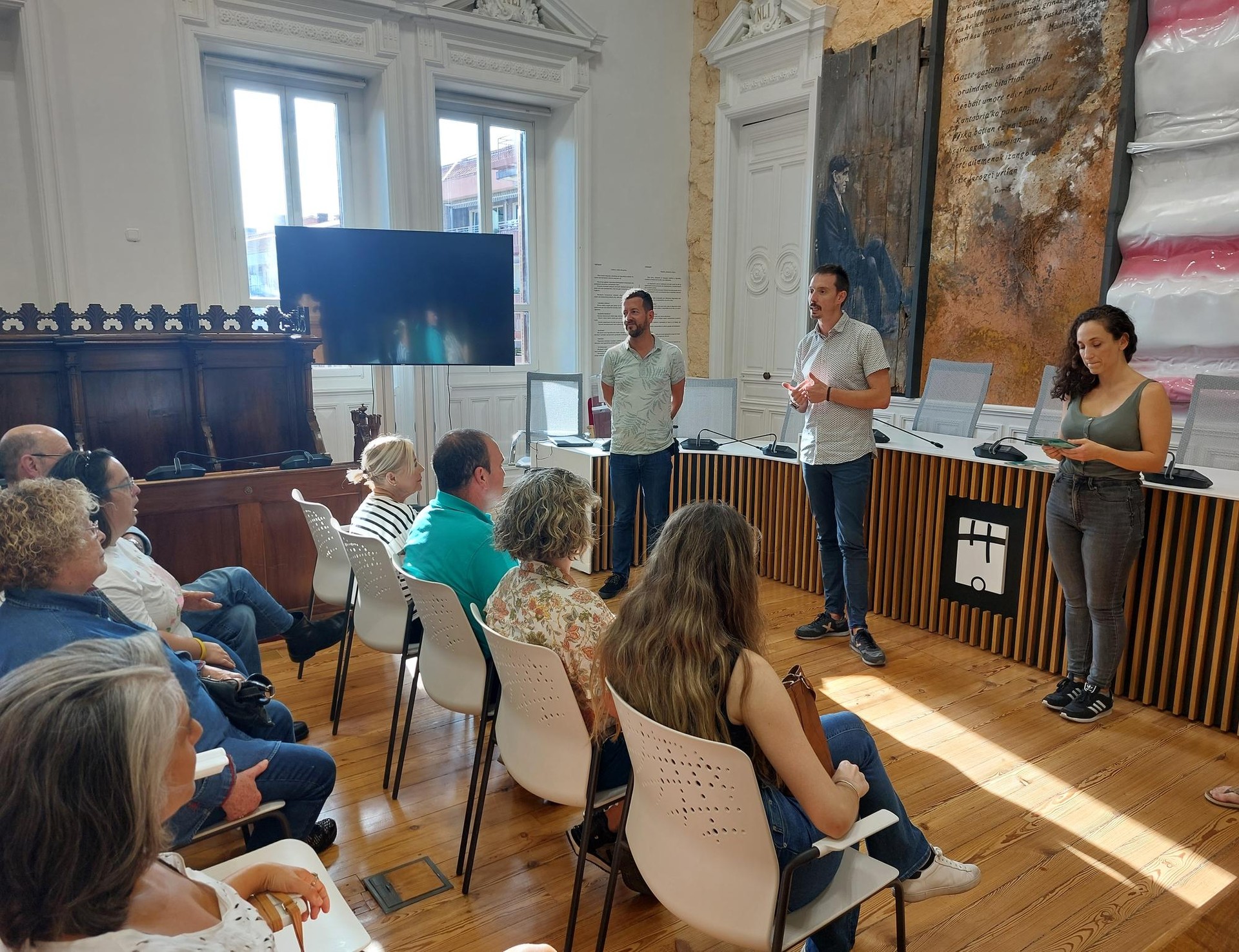 Hernanira bizitzera etorri direnei ongietorria egingo diete etzi udaletxean