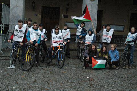 Gazte Asanblada Palestinarekin. 
