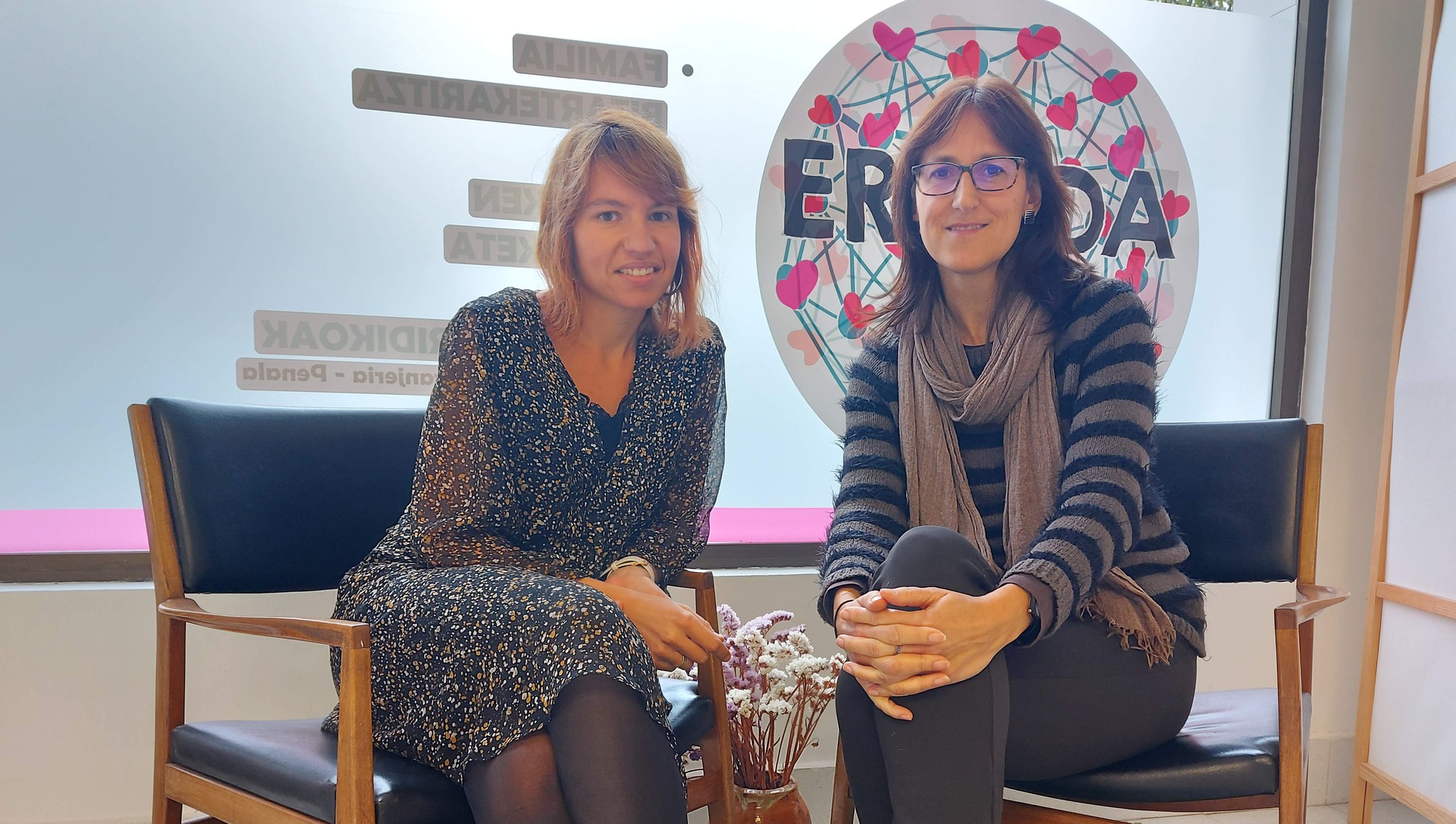«Babes sare bat sortzen da zaintzaileen artean, eta askotan, kezka eta arazo komunak dauzkate»