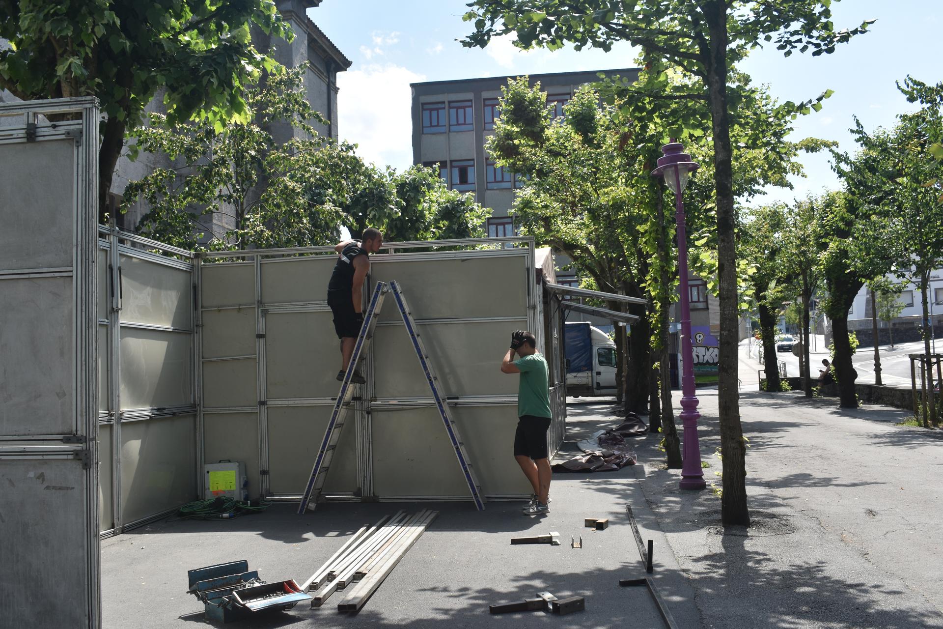 Molotoffek, Askapena eta Bilguneak, eta  Gazte Asanbladak txosna gunea girotuko dute