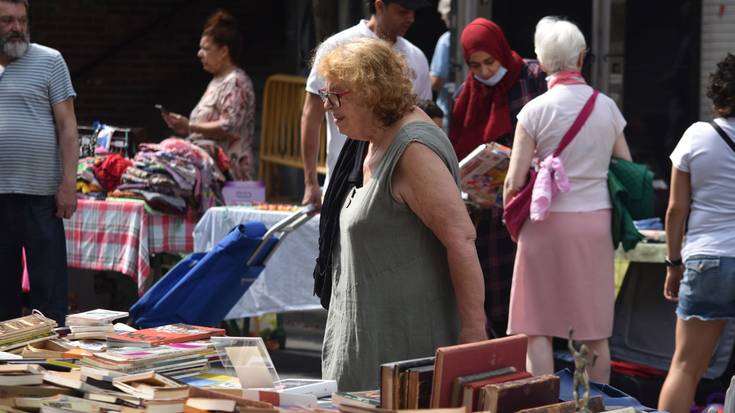 Arreta berezia eskainiko zaie liburuei, etziko bigarren eskuko azokan