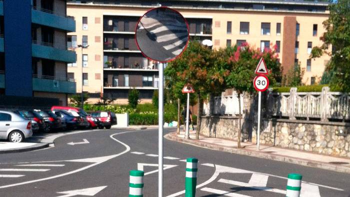 «Udalak kasu egin digu eta ispilua jarri du Txantxillako bidegurutzean»