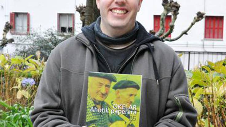 Iñigo Legorburuk irabazi du Okelar Saria, frankismoko haur galduei buruzko bertsoekin