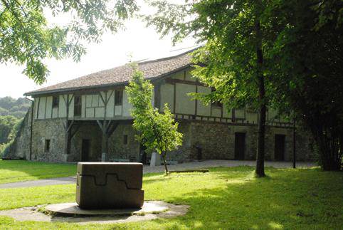 Diputazioak eta Jaurlaritzak ez zuten espero, Chillida familiak negoziazioak uzterik