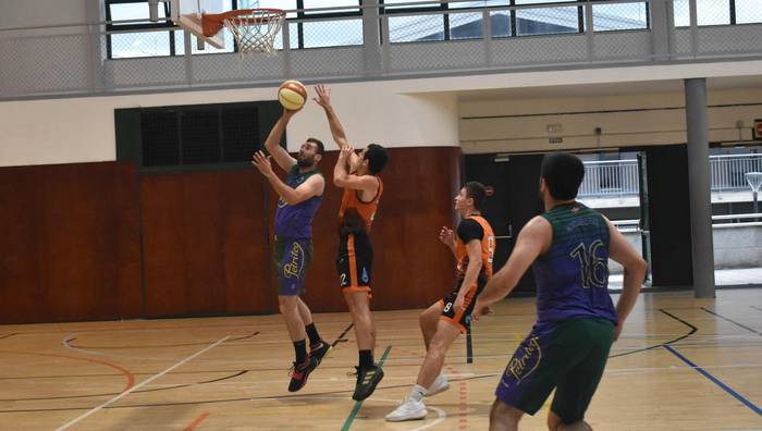 Bolada txarra eteteko zita etxean, Mundarroko mutilek