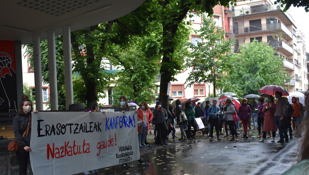 «Nazkatuta gaude, erasotzaileak kanpora»