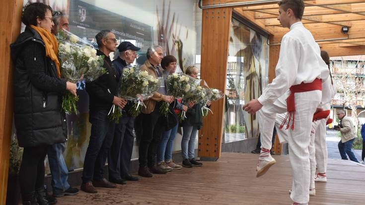 Astigarragako biktimen omenezko monolito berri bat inauguratuko dute bihar, Memoriaren Egunez