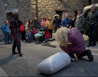 Indartsu iritsi dira Inauteriak Aranotik, bailarako bi aldeetara hedatzeko