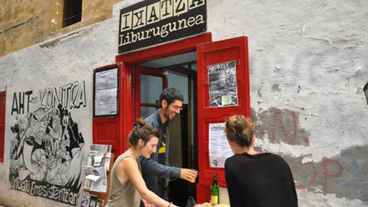 Bihar irekiko da berriro, Ikatza Liburugunea