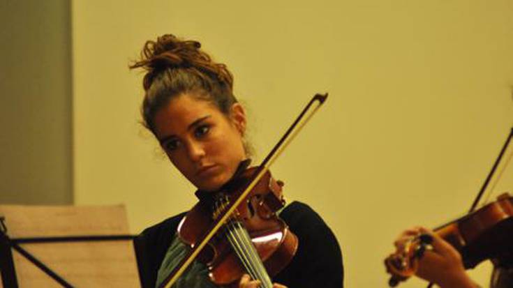Herriko musikariek kantu artean ospatu zuten euren eguna