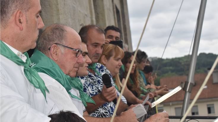 Santio jaietan murgilduta dagoeneko, astigartarrak eta aranoarrak