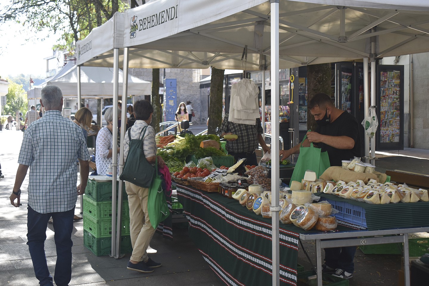 Azoka Ibiltaria gaur, Plaza Berrin