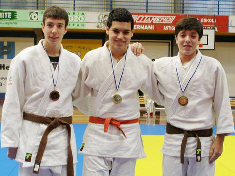 Ortiz txapeldun, eta Bengoetxea eta Mujika hirugarren, Hernanin jokatutako Judo txapelketan
