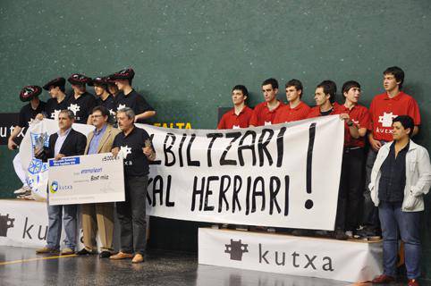 Azpeitiara eraman dituzte txapelak