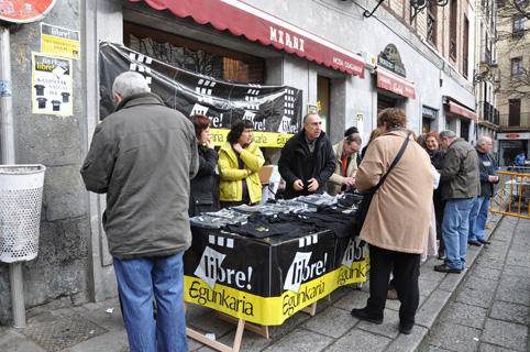 Asteazkenean
hitzaldia Biterin 
