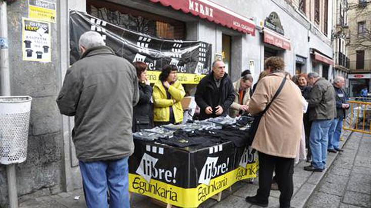 Asteazkenean
hitzaldia Biterin 

