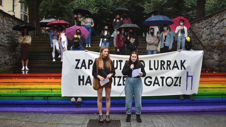 «Harrotzen taldea babes sare bat izatea nahi dugu, konfiantzazko gune segurua»