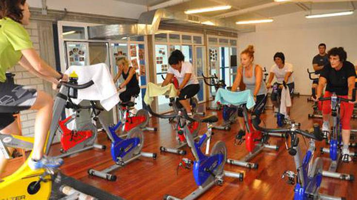 Igeriketa eta fitness ikastaro ugari izango dira udan eta izen ematea ostiralera arte dago zabalik