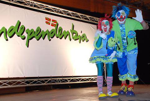 Independentziaren aldeko festa eta ekitaldia izan ziren atzo Atsegindegin