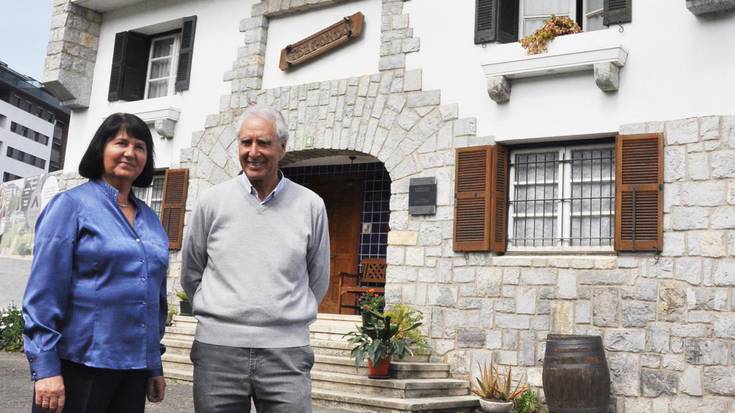 Ibai-ondo, arkitekto haundi batek eskultore haundi bati egindako etxea