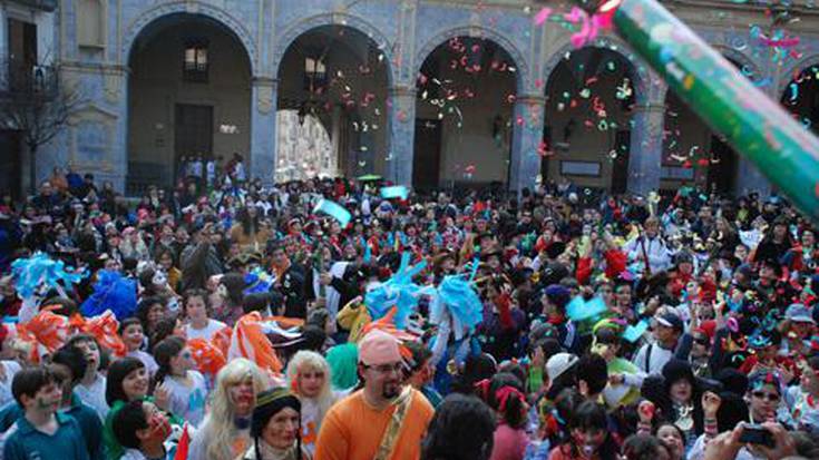 Axeri Dantza, Konpartsak eta Mozorro festa gaur Inauterietan