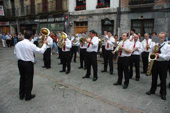 Lodosako 
musika Hernanira.