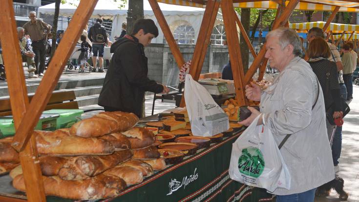 Behemendiko azoka eta bigarren eskukoa, bihar