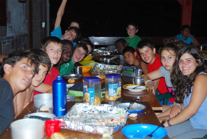 Baztanen barrena plana: uda oinez, euskeraz eta lagunartean