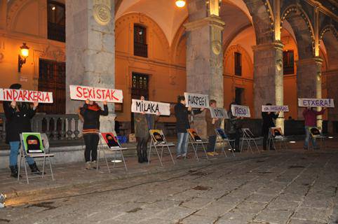 Indarkeriaren milaka aurpegiak ebidentzian