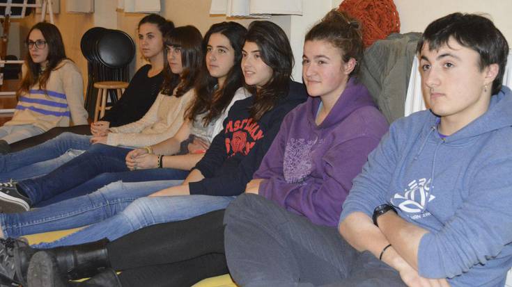 15 eta 18 urte bitarteko gazteei deia,  artearekin beraien mundua aldatzeko 