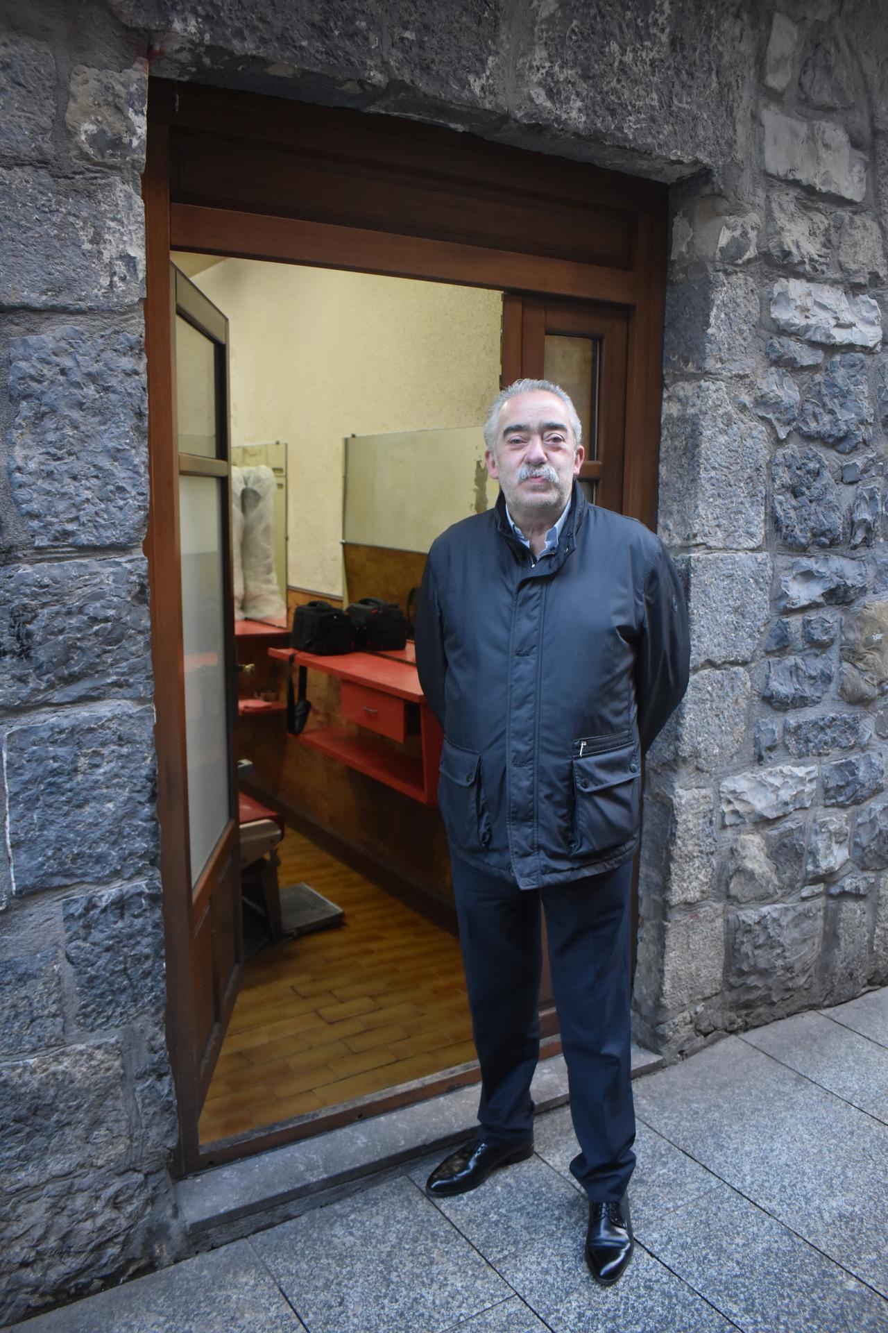 «Etxeko beste gela batera sartzea bezala izan da bezeroentzat ileapaindegia»