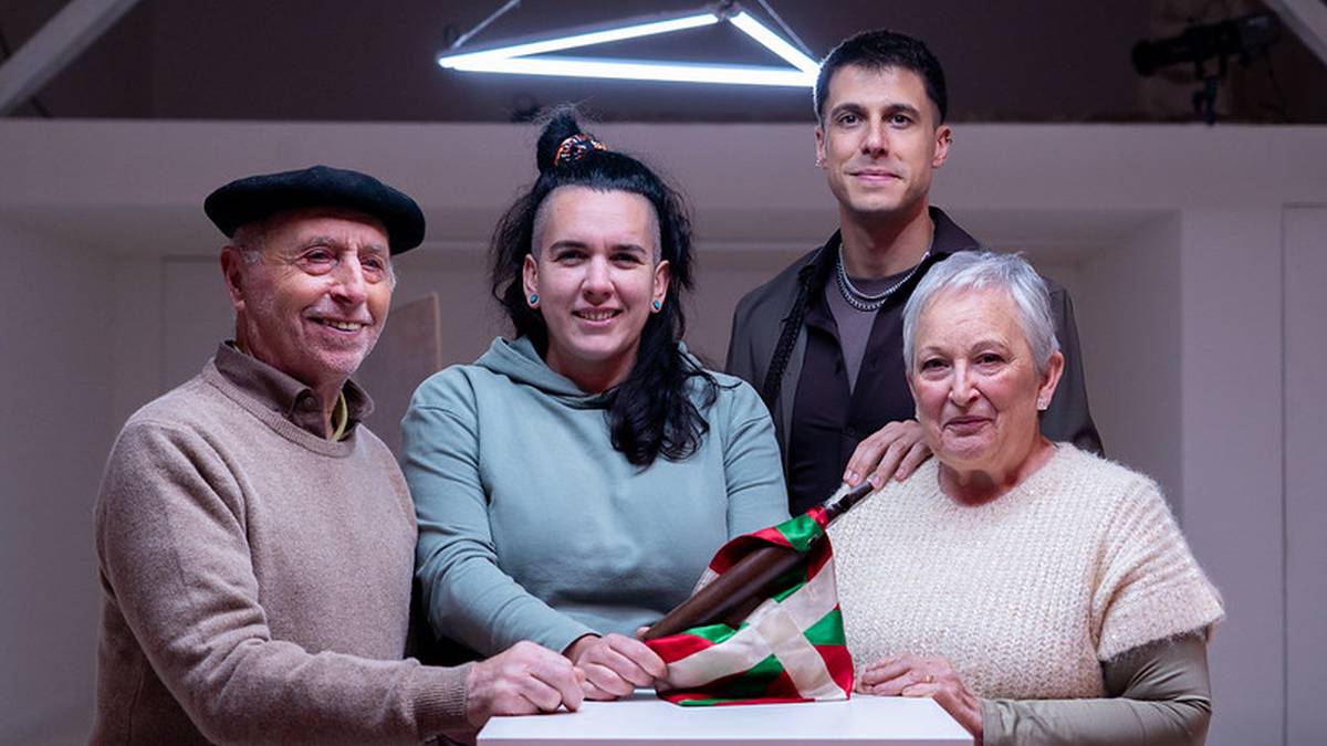 Zetak taldeak jarri dio doinua 24. Korrikari, tartean, Maixux Zugarramurdi aranoarraren laguntzarekin