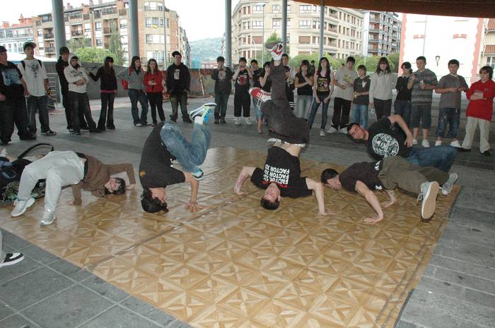 Hip Hop doinuak, dantza eta 
graffitiak nagusi bihar Tilosetan