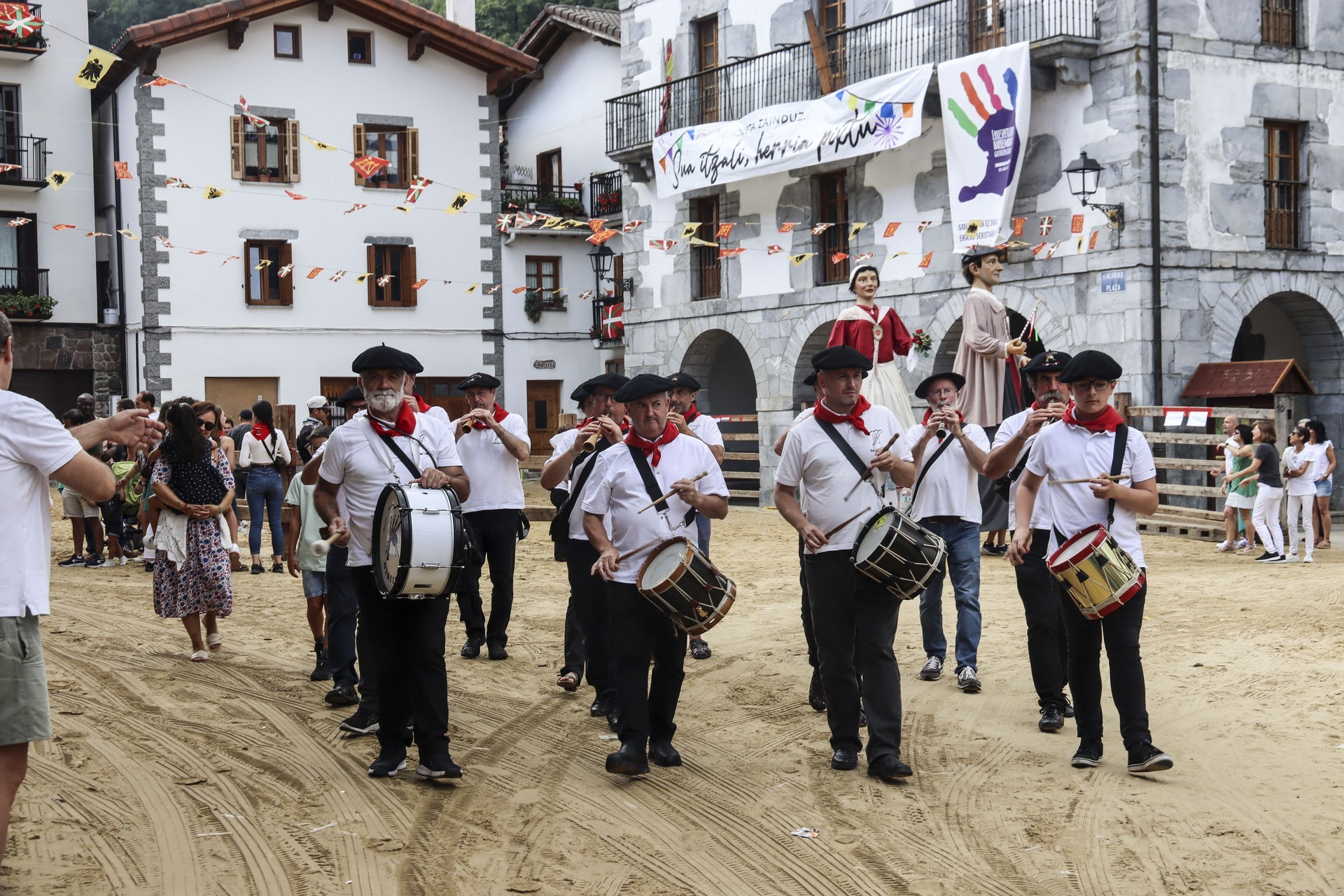 Festak jarraituko du gaur, Goizuetan, makina bat egitekorekin