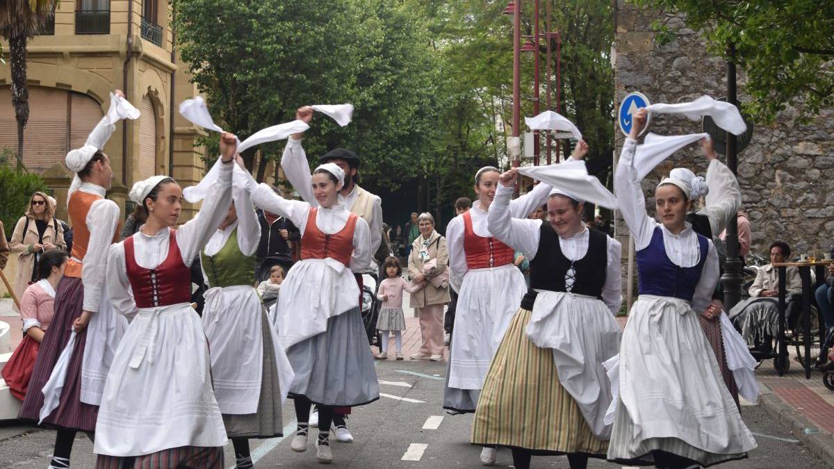 Ehunka dantzarik hartuko dute Hernani, datozen bi asteburuetan