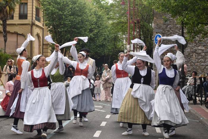 Ehunka dantzarik hartuko dute Hernani, datozen bi asteburuetan